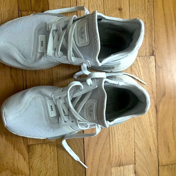 Young boys Adidas gently used - Picture 2 of 6